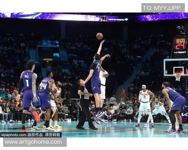 尼克斯与黄蜂激战正酣2018年12月15日精彩回顾与赛后分析